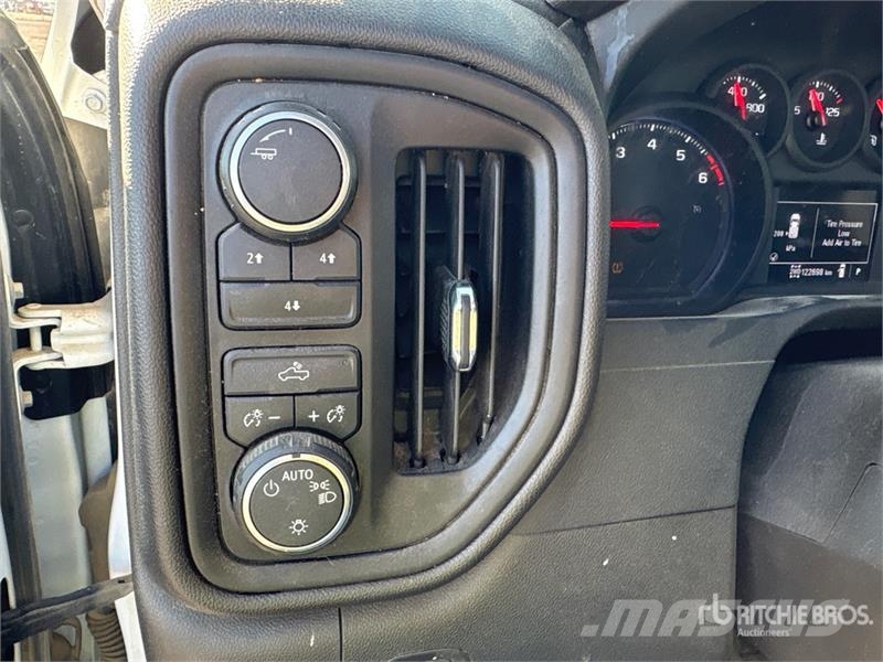 Chevrolet Silverado 2500 HD 4x4 Extended Cab Pickup Drugi
