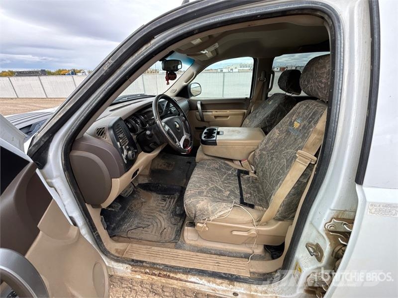 Chevrolet Silverado 2500HD 平板式/側卸式卡車