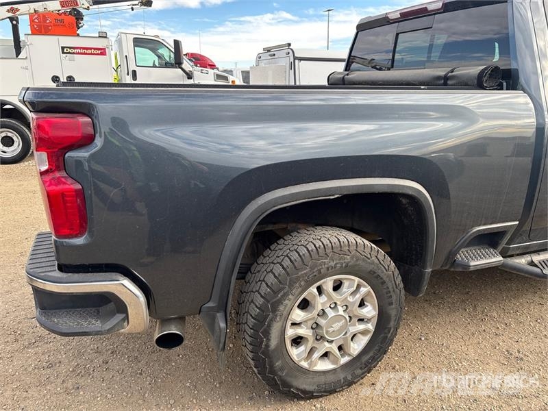 Chevrolet Silverado 2500 HD LT 4x4 Crew Cab Pickup Ostalo