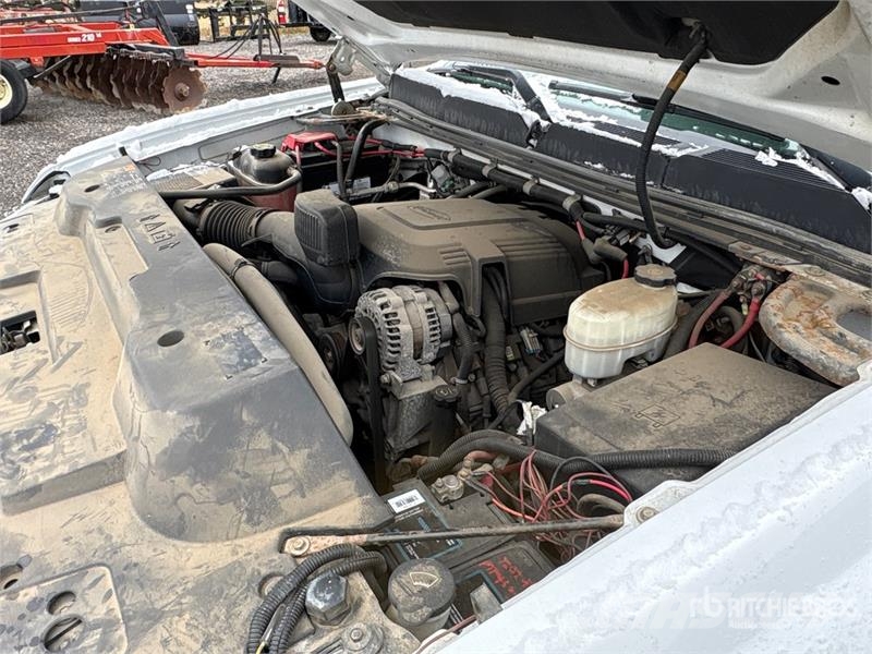 Chevrolet Silverado 2500HD LT 4x4 Crew Cab Snow Plow Truck Municipal/vehicul cu uz general