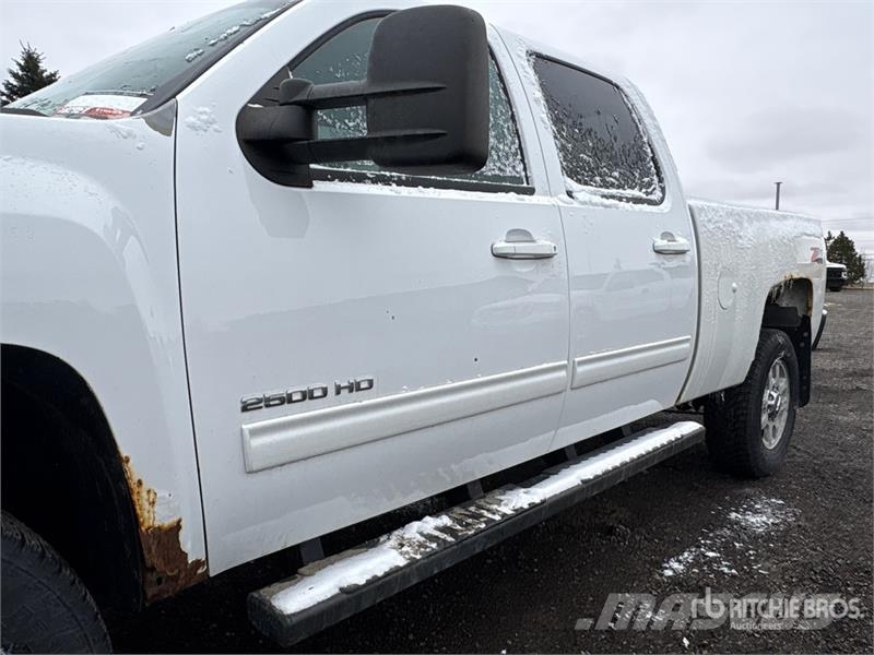 Chevrolet Silverado 2500HD LT 4x4 Crew Cab Snow Plow Truck Municipal/vehicul cu uz general
