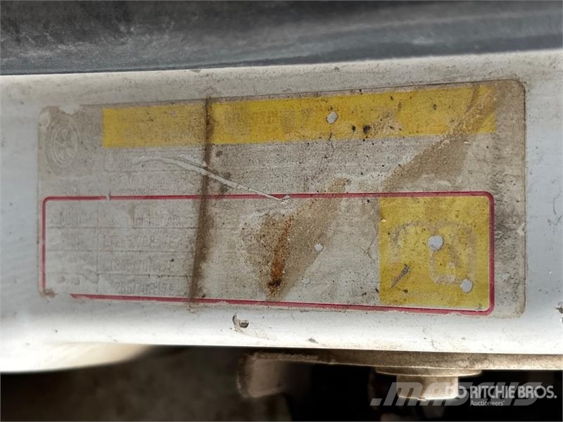 Chevrolet Silverado 2500HD Ciężarówki typu Platforma / Skrzynia