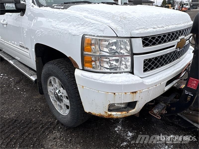 Chevrolet Silverado 2500HD LT 4x4 Crew Cab Snow Plow Truck Municipal/vehicul cu uz general