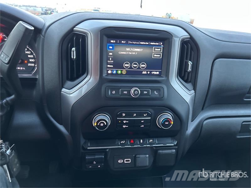 Chevrolet Silverado 2500HD 4x4 Crew Cab Pickup Ostalo