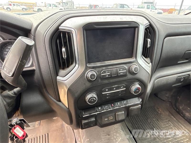 Chevrolet Silverado 2500 LT 4x4 Crew Cab Pickup Drugi
