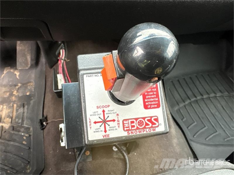 Chevrolet Silverado 2500HD LT 4x4 Crew Cab Snow Plow Truck Municipal/vehicul cu uz general