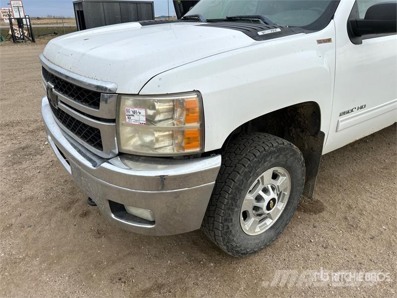 Chevrolet Silverado 2500 LT 4x4 Extended Cab Pickup Muu