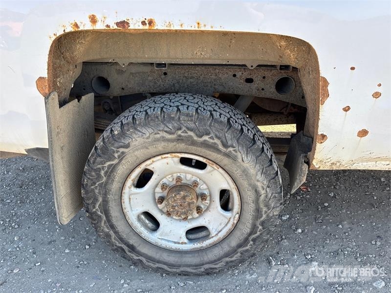 Chevrolet Silverado 2500 4x4 Crew Cab Pickup Autre fourgon / utilitaire