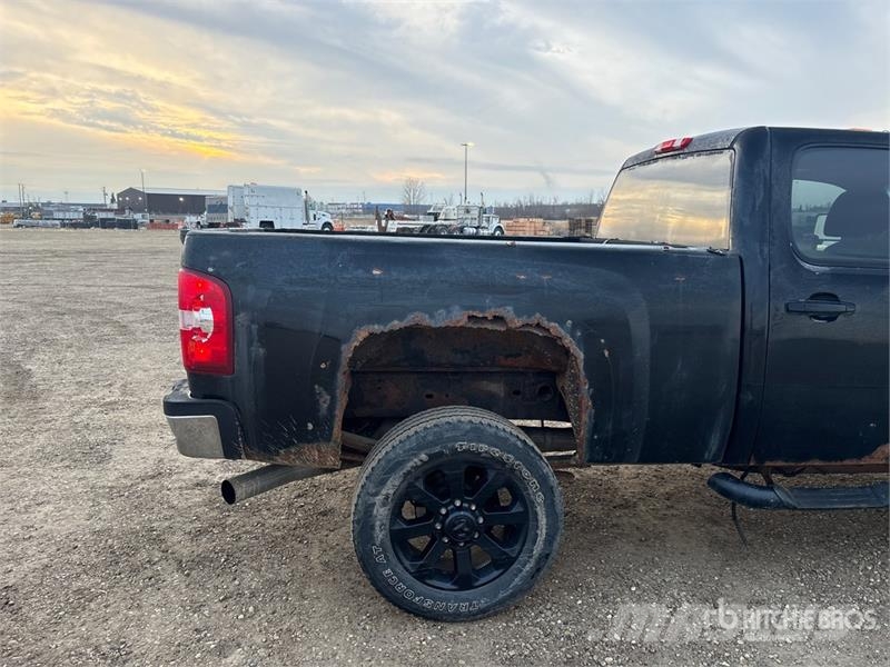 Chevrolet Silverado 2500 HD LTZ 4x4 Crew Cab Pickup أخرى
