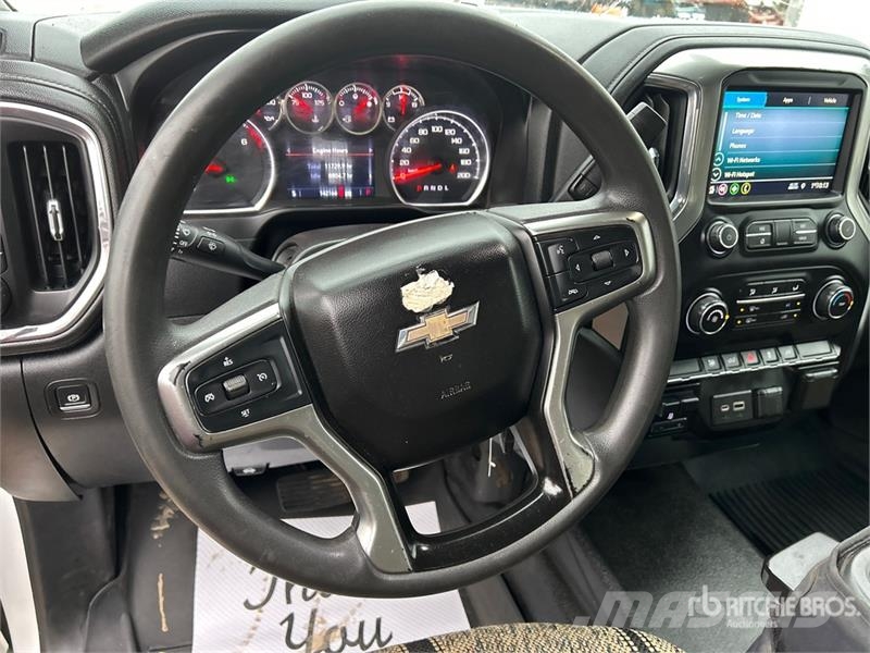 Chevrolet Silverado 2500 HD 4x4 Crew Cab Pickup Ostalo