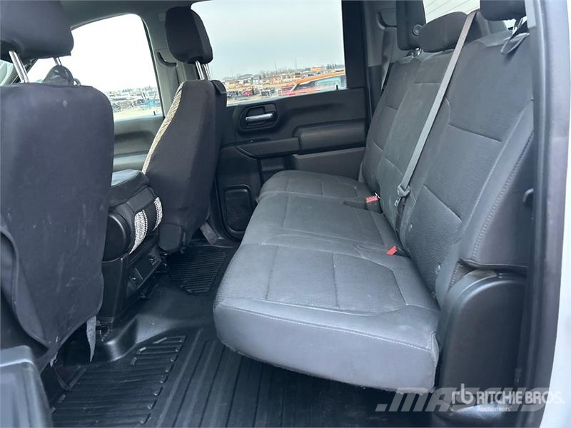 Chevrolet Silverado 2500HD 4x4 Crew Cab Pickup Ostalo