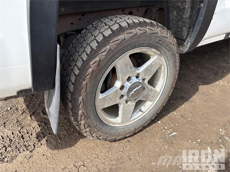 Chevrolet Silverado 2500HD 4x2 Extended Cab Pickup Други