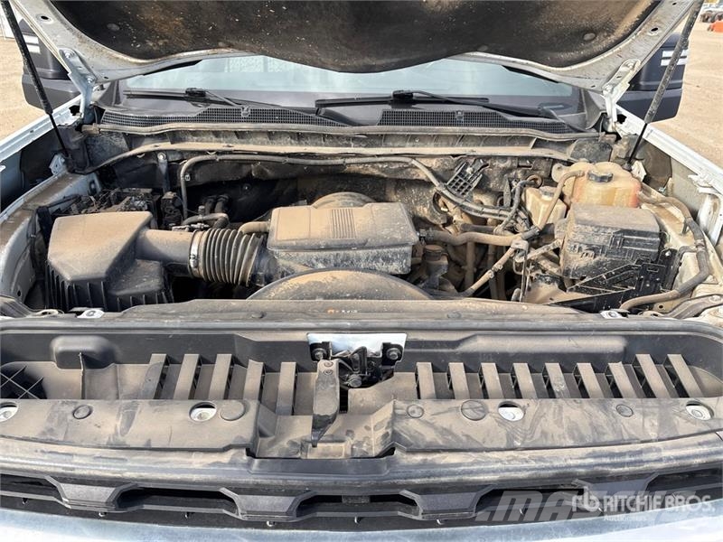 Chevrolet Silverado 2500HD 4x4 Crew Cab Pickup Други