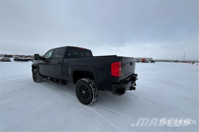 Chevrolet Silverado 2500 LTZ 4x4 Crew Cab Pickup Anders
