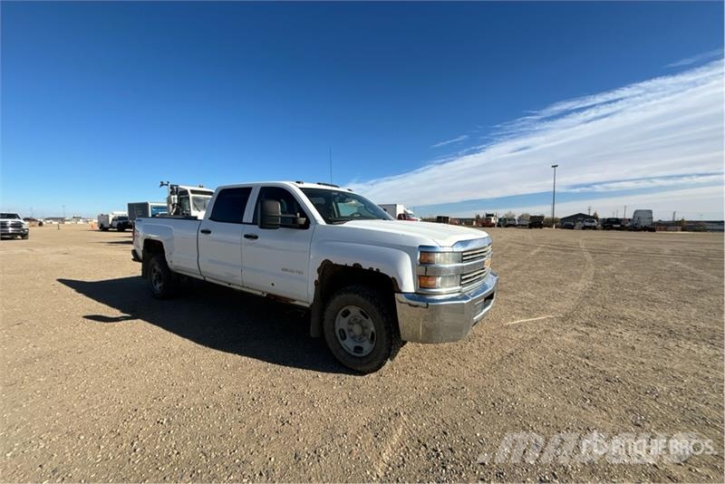 Chevrolet Silverado 2500 4x4 Crew Cab Pickup Autre fourgon / utilitaire