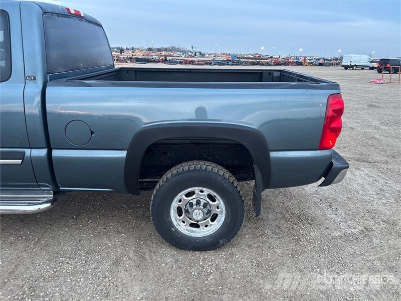 Chevrolet Silverado 2500 أخرى