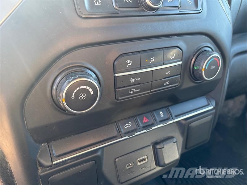 Chevrolet Silverado 2500 4x4 Crew Cab Pickup Altele
