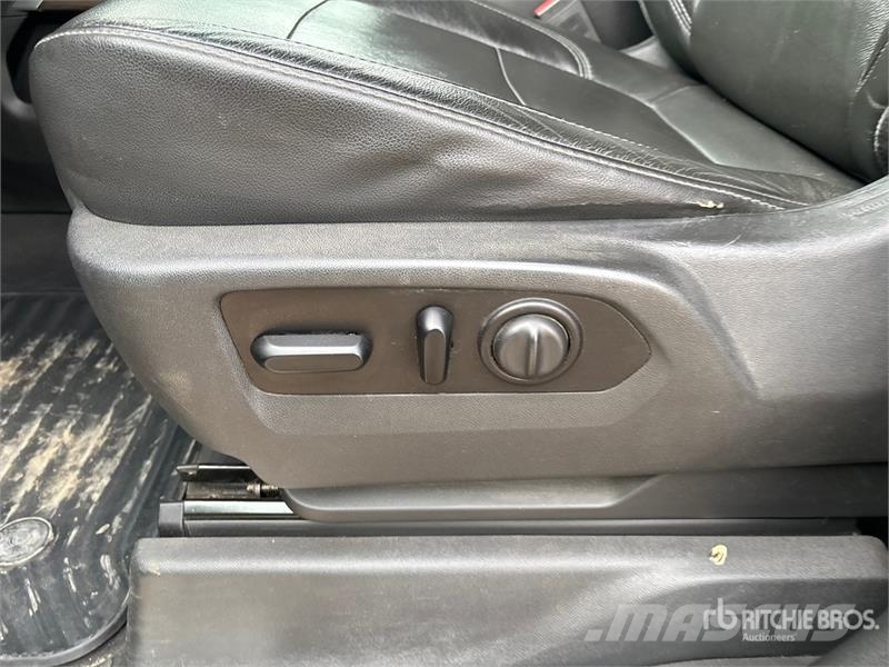 Chevrolet Silverado 2500 HD LT 4x4 Crew Cab Pickup Ostalo