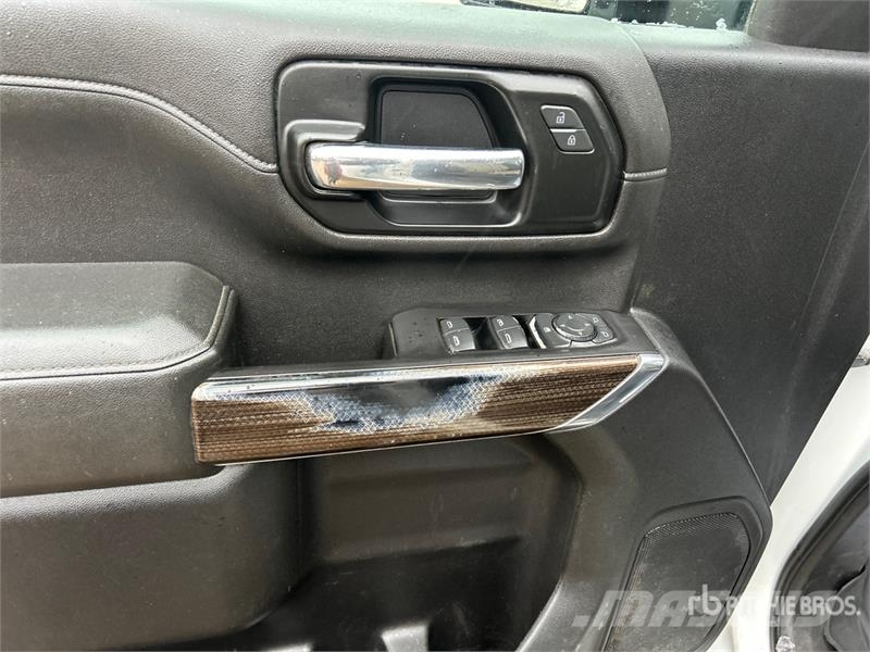 Chevrolet Silverado 2500 HD 4x4 Crew Cab Pickup Ostalo