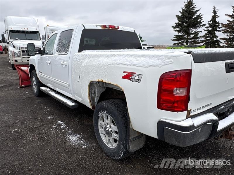 Chevrolet Silverado 2500HD LT 4x4 Crew Cab Snow Plow Truck Municipal/vehicul cu uz general