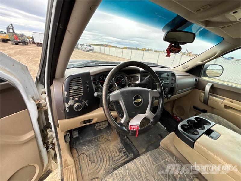 Chevrolet Silverado 2500HD 平板式/側卸式卡車