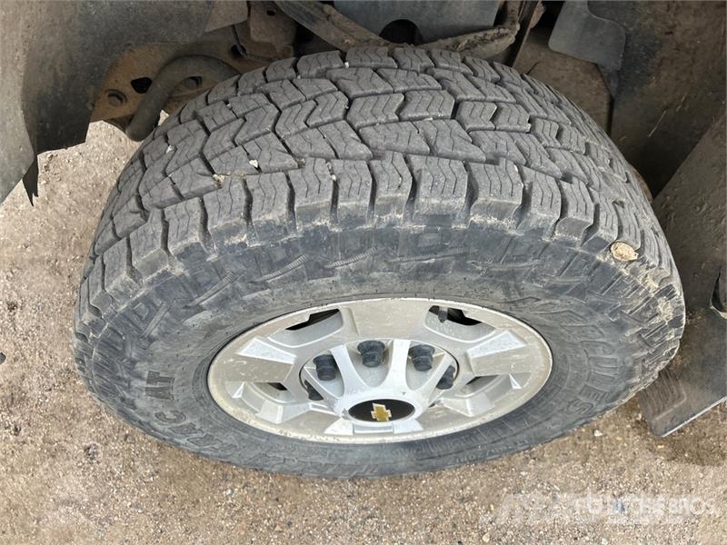 Chevrolet Silverado 2500 LT 4x4 Extended Cab Pickup Muu