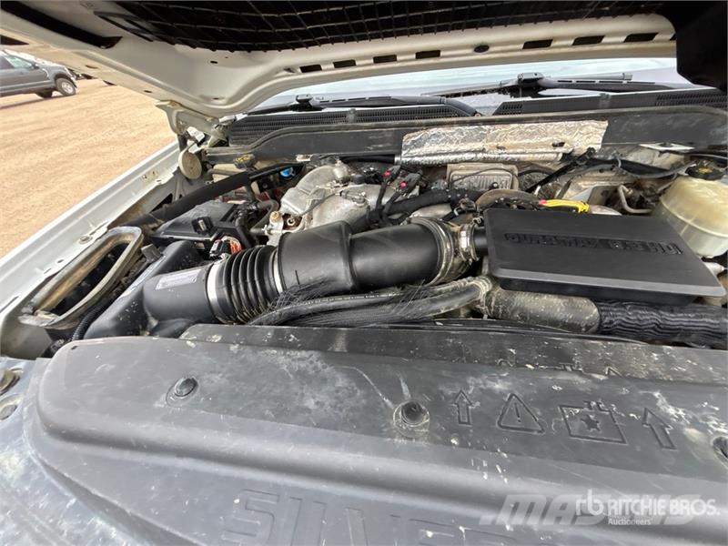 Chevrolet Silverado 2500HD LTZ 4x4 Crew Cab Pickup Andre varebiler