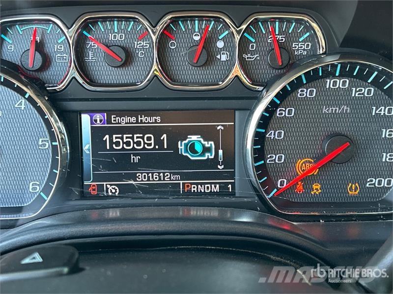 Chevrolet Silverado 2500HD LTZ 4x4 Crew Cab Pickup Andre varebiler
