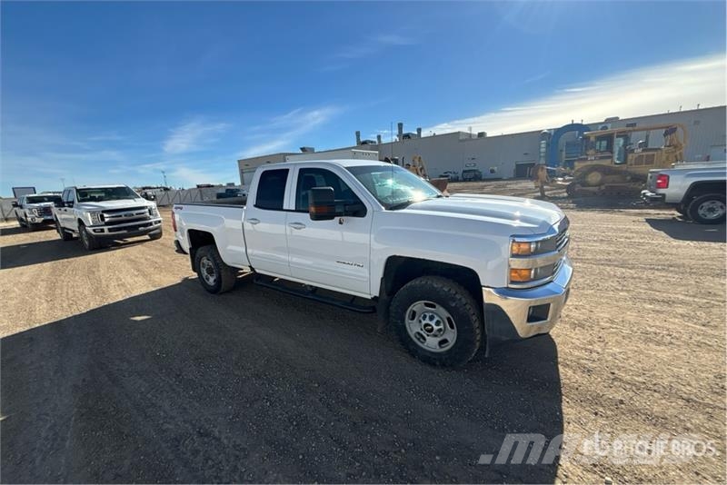 Chevrolet Silverado 2500 HD LT 4x4 Extended Cab Pickup Ostalo