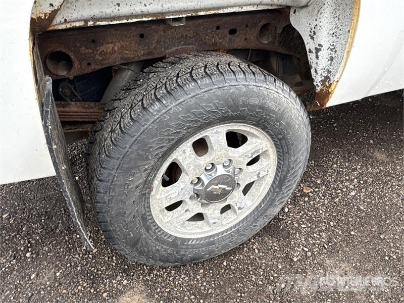 Chevrolet Silverado 2500HD LT 4x4 Crew Cab Snow Plow Truck Municipal/vehicul cu uz general