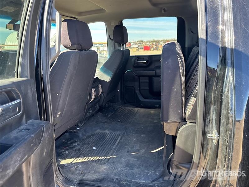 Chevrolet Silverado 2500 4x4 Crew Cab Pickup Altele