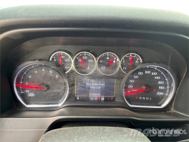 Chevrolet Silverado 2500HD 4x4 Crew Cab Pickup Други
