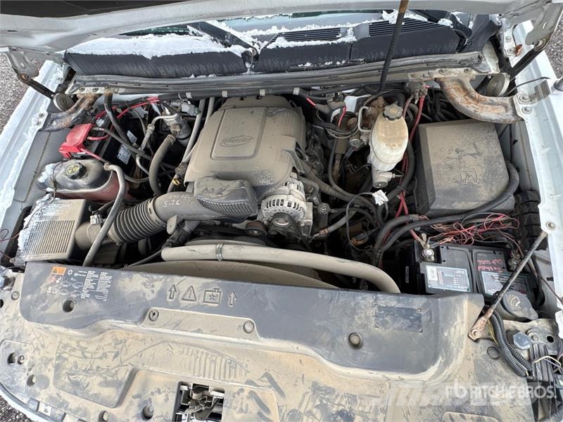 Chevrolet Silverado 2500HD LT 4x4 Crew Cab Snow Plow Truck Municipal/vehicul cu uz general