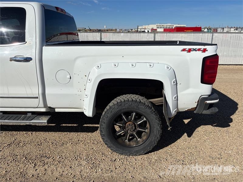 Chevrolet Silverado 2500 High Country 4x4 Crew Cab Pickup أخرى