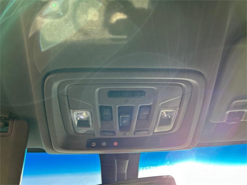 Chevrolet Silverado 2500HD LTZ 4x4 Crew Cab Pickup Egyéb