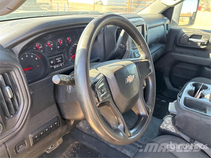 Chevrolet Silverado 2500 4x4 Crew Cab Pickup Altele