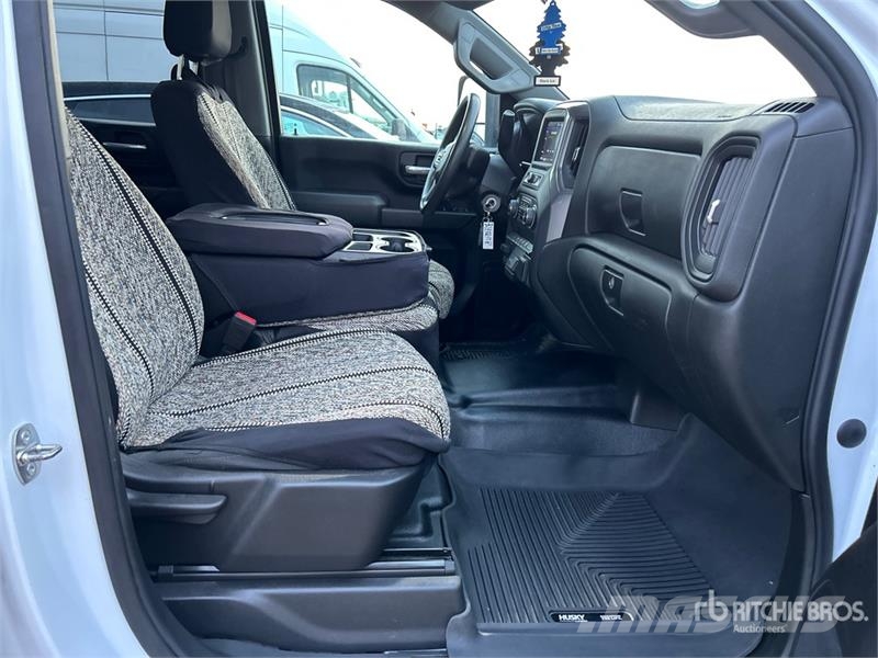 Chevrolet Silverado 2500HD 4x4 Crew Cab Pickup Ostalo