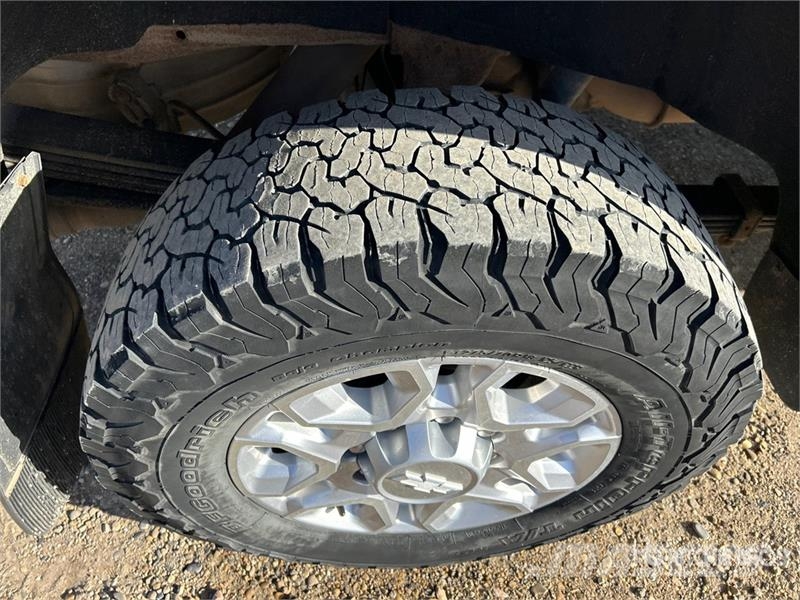 Chevrolet Silverado 2500HD LTZ 4x4 Crew Cab Pickup Egyéb
