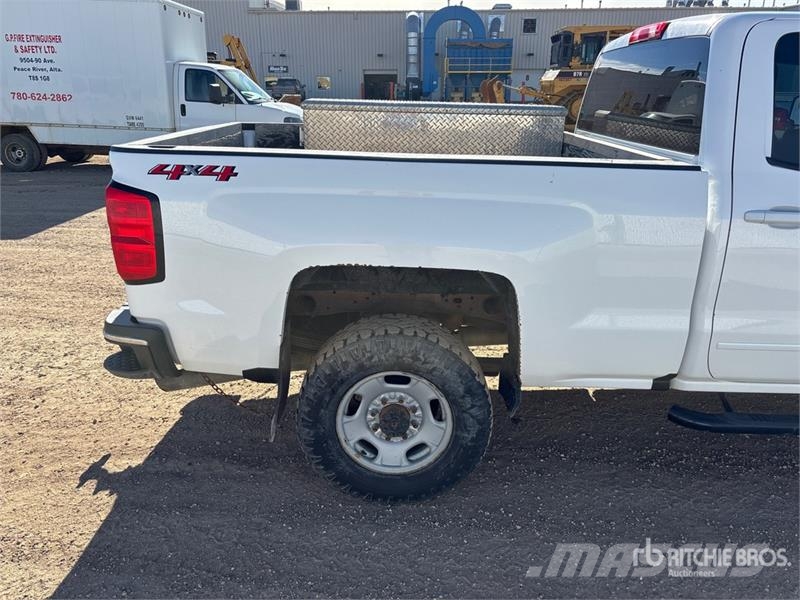 Chevrolet Silverado 2500 HD LT 4x4 Extended Cab Pickup Ostalo