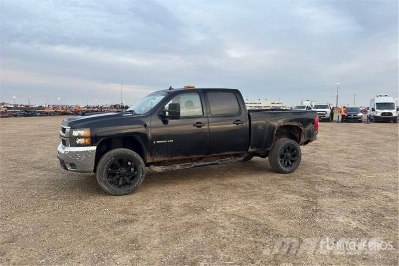 Chevrolet Silverado 2500 HD LTZ 4x4 Crew Cab Pickup أخرى