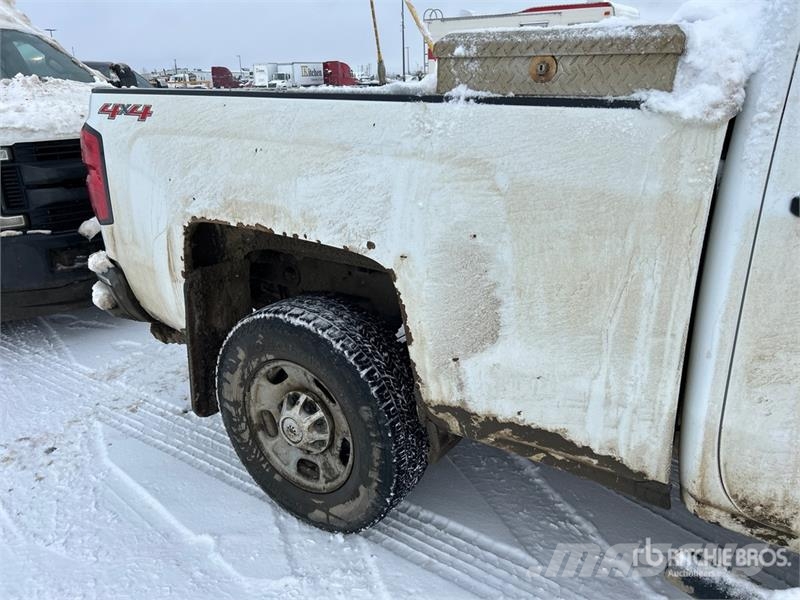 Chevrolet Silverado 2500HD 4x4 Crew Cab Pickup Drugi