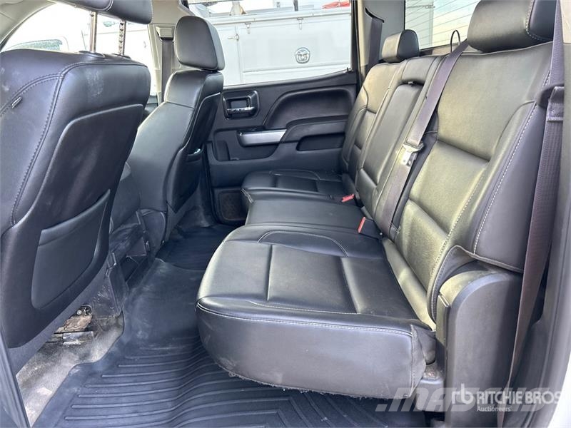 Chevrolet Silverado 2500HD LTZ 4x4 Crew Cab Pickup Andre varebiler