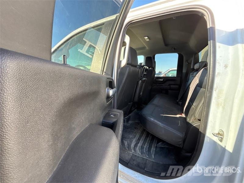 Chevrolet Silverado 2500HD Kamioni cisterne