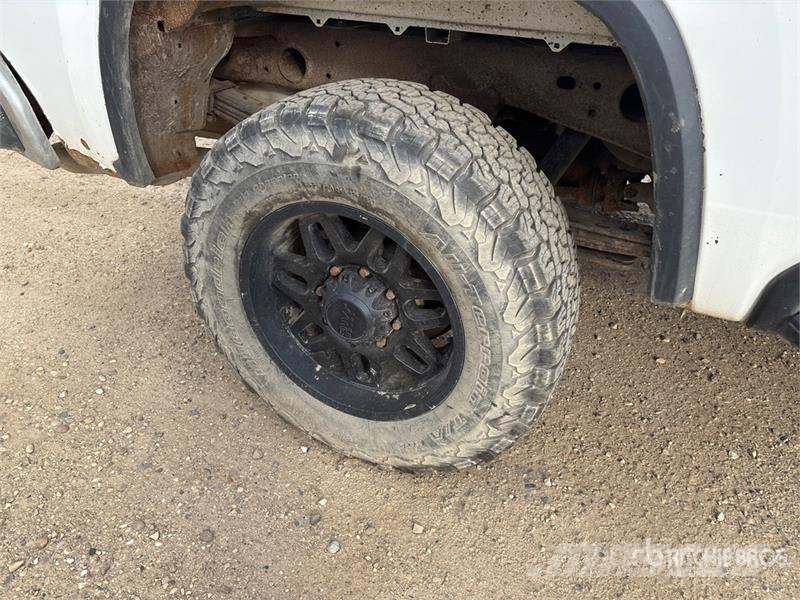 Chevrolet Silverado 2500HD 4x4 Crew Cab Pickup Други
