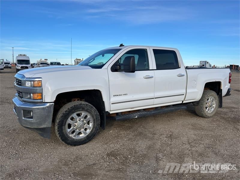 Chevrolet Silverado 2500HD LTZ 4x4 Crew Cab Pickup Andre varebiler