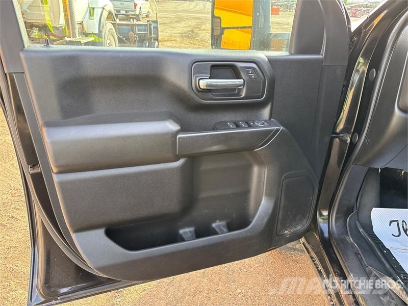 Chevrolet Silverado 2500 HD 4x4 Crew Cab Pickup Ostalo