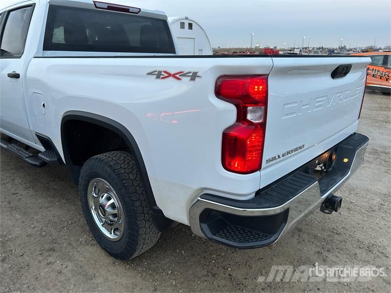 Chevrolet Silverado 2500HD 4x4 Crew Cab Pickup Ostalo