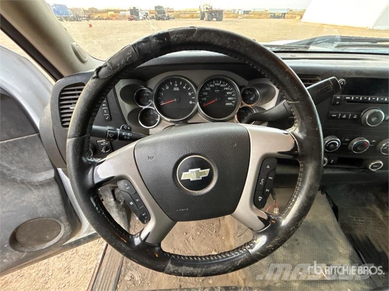 Chevrolet Silverado 2500HD Ciężarówki typu Platforma / Skrzynia