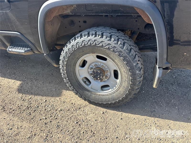 Chevrolet Silverado 2500HD 4x4 Crew Cab Pickup Други
