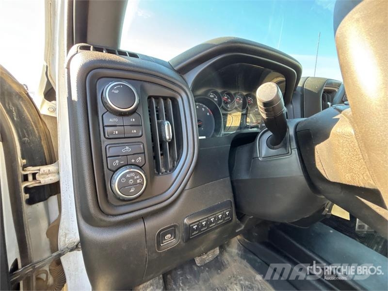 Chevrolet Silverado 2500HD Kamioni cisterne